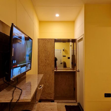 Hotel Aurelia Pearl Patna  Bagian luar foto