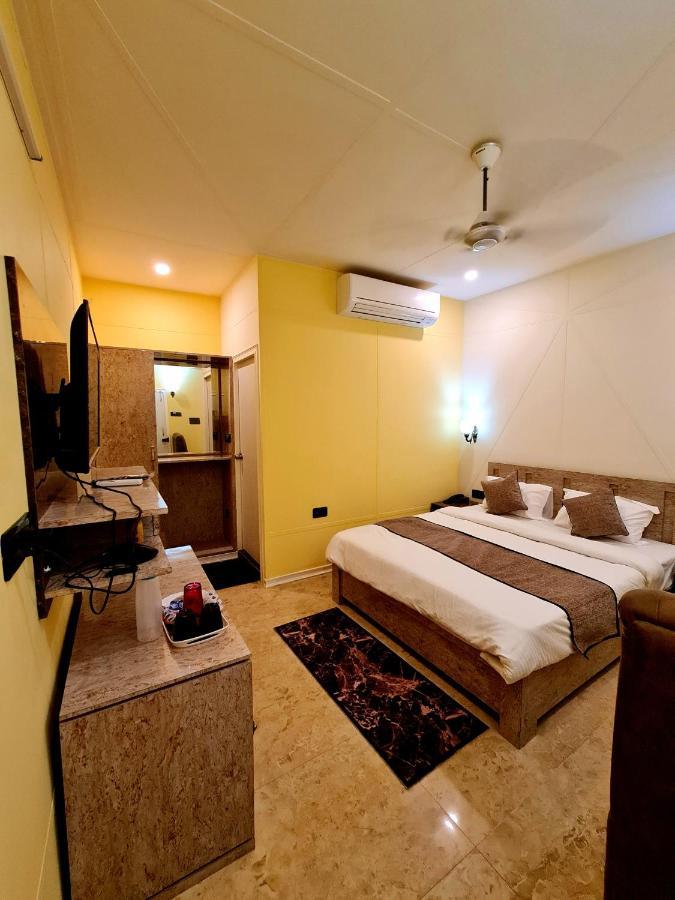 Hotel Aurelia Pearl Patna  Bagian luar foto