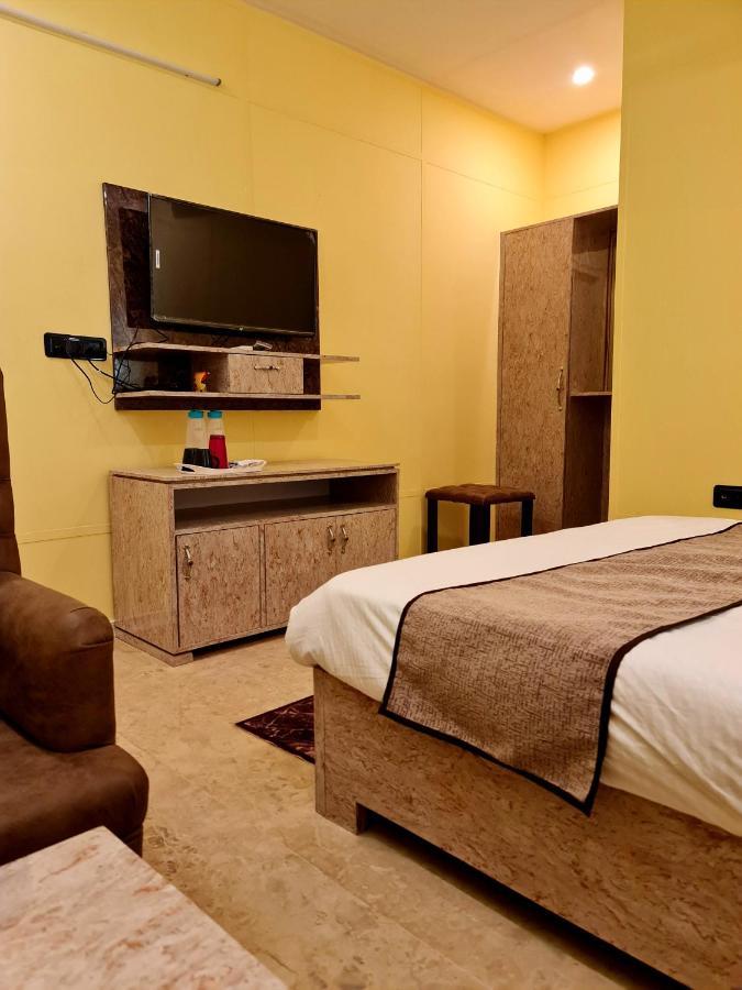 Hotel Aurelia Pearl Patna  Bagian luar foto