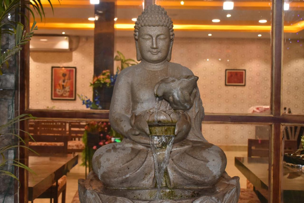 Hotel Aurelia Pearl Patna  Bagian luar foto