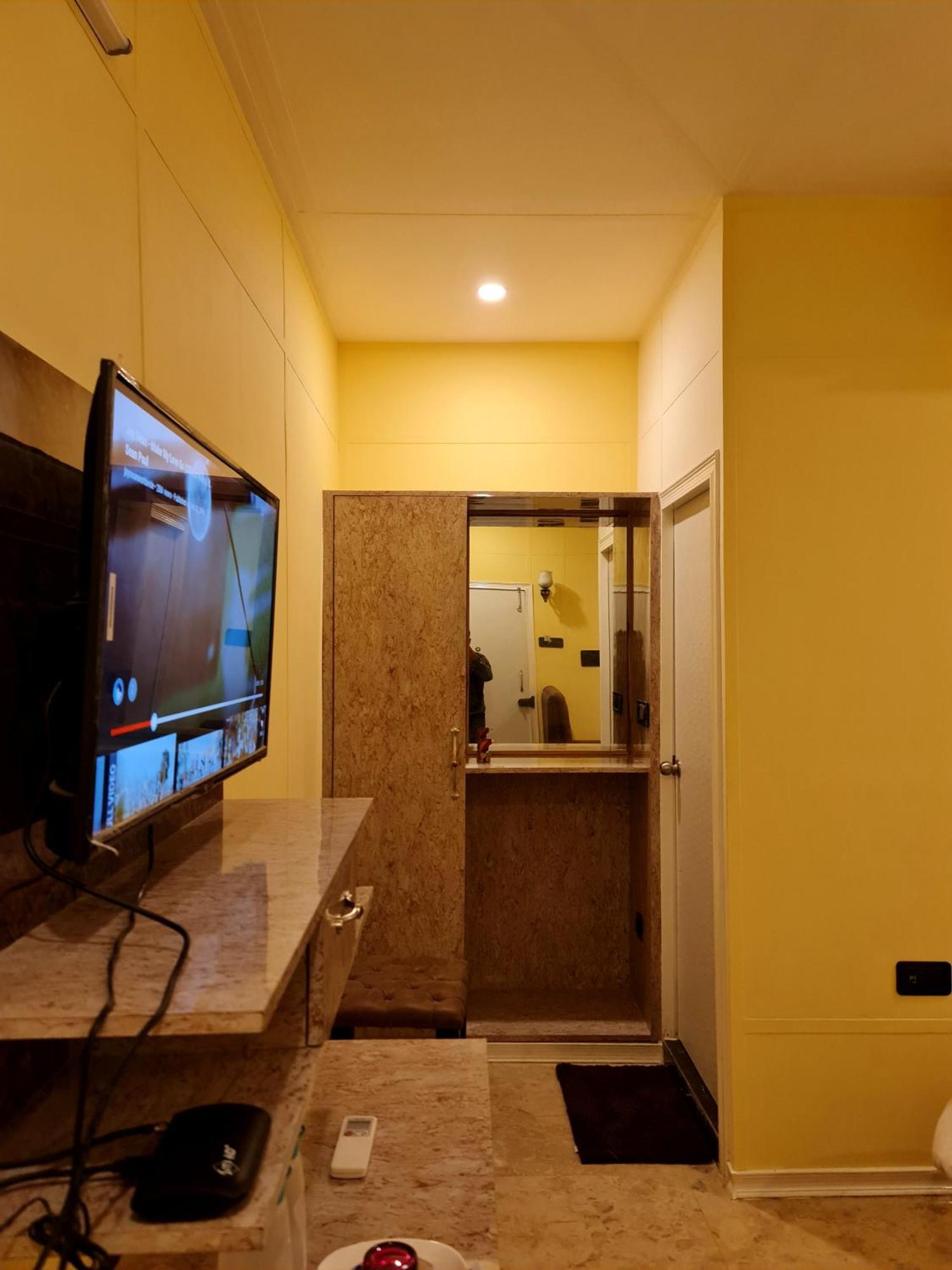 Hotel Aurelia Pearl Patna  Bagian luar foto