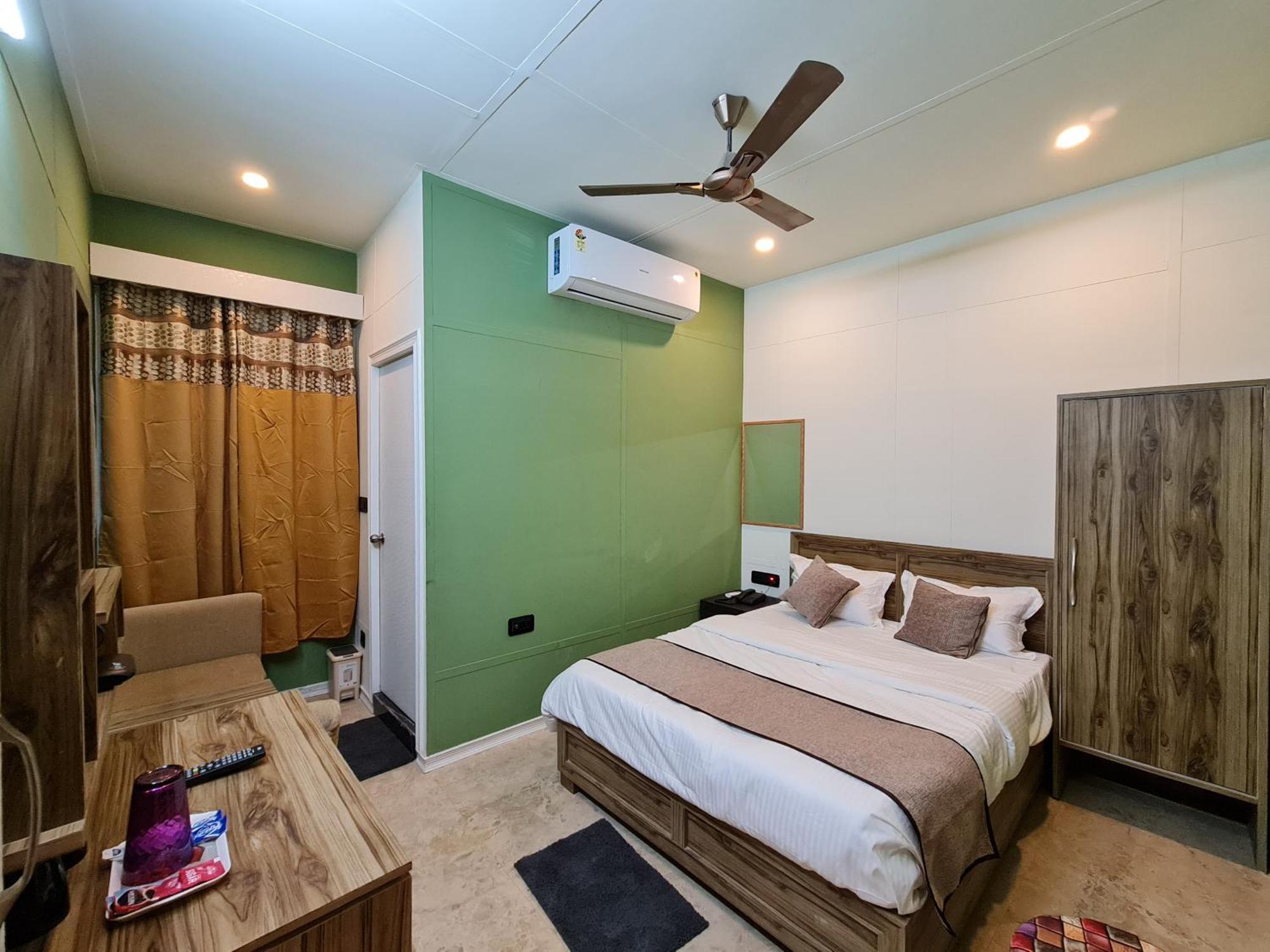 Hotel Aurelia Pearl Patna  Bagian luar foto